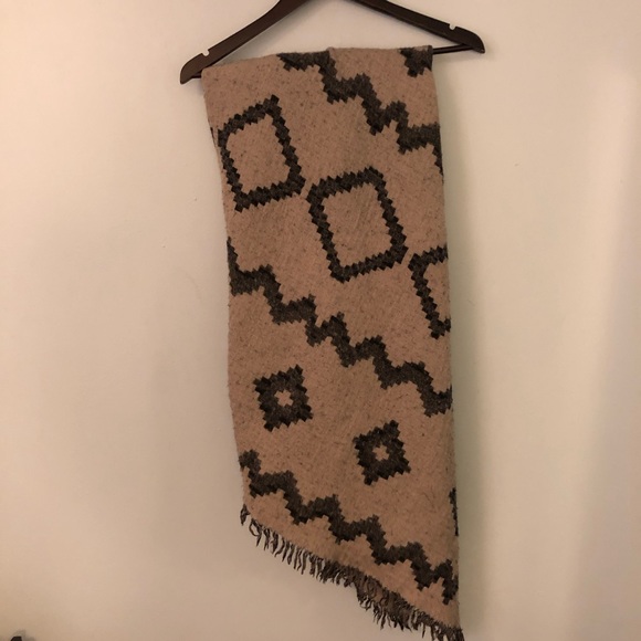 Wilfred diamond mosaic blanket scarf - black - Picture 4 of 4